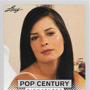 Holly Marie Combs Pop Century Signatures Signed BA-HMC Card